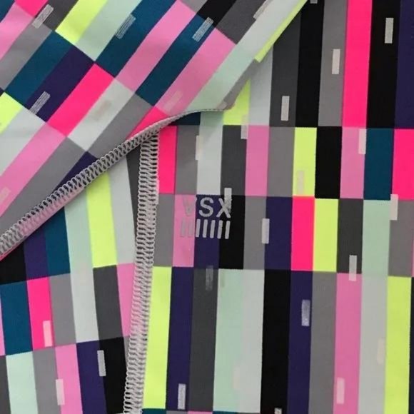 VSX Knockout Capri Leggings - Medium - Picture 5 of 6